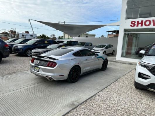Ford Mustang Premium PKG