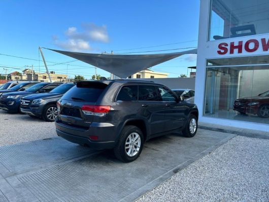 Jeep Grand Cherokee Laredo