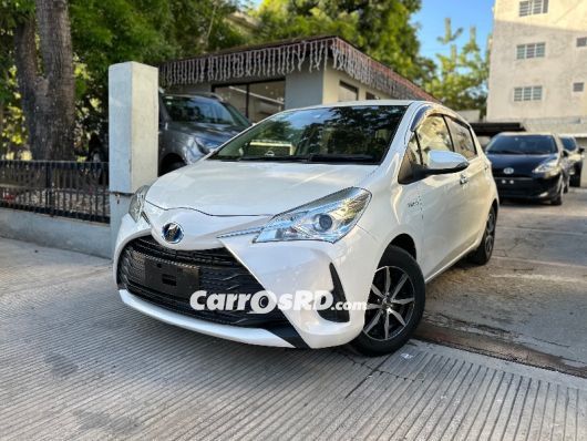 Toyota Vitz Carros en venta