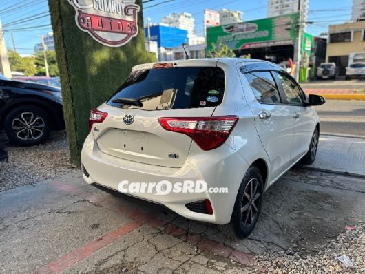 Toyota Vitz Carros en venta