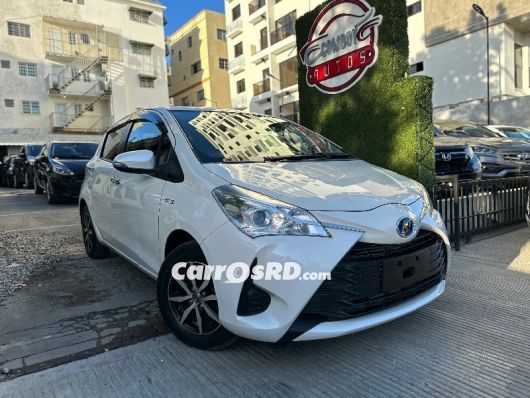 Toyota Vitz Carros en venta