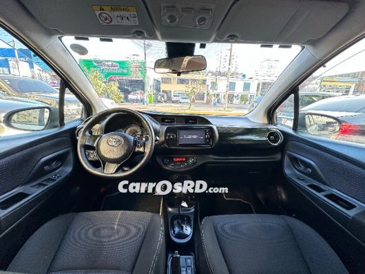 Toyota Vitz Carros en venta