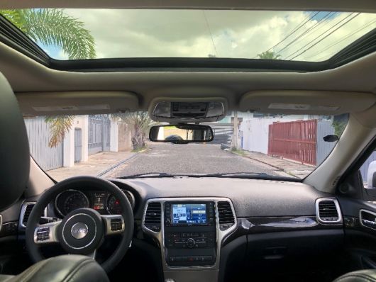 Jeep Grand Cherokee Laredo