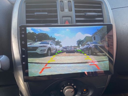 Nissan March Básico