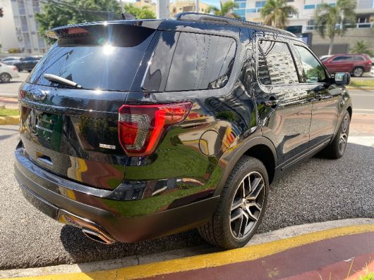 Ford Explorer Sport