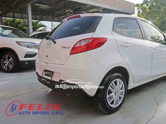 Mazda Demio Hatchback en venta
