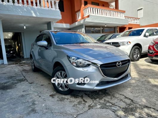 Mazda Demio Carros en venta