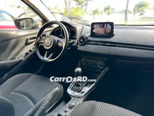 Mazda Demio Carros en venta