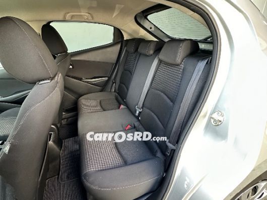 Mazda Demio Carros en venta