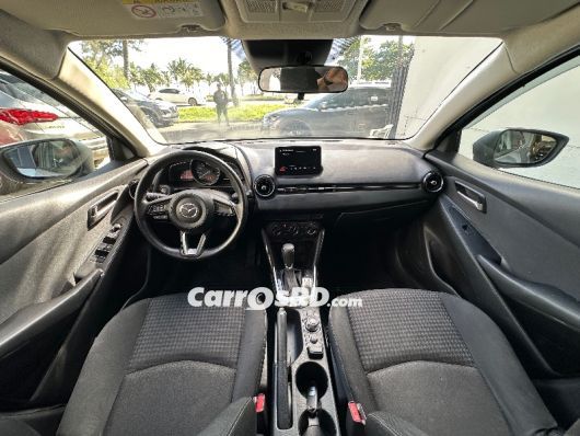 Mazda Demio Carros en venta