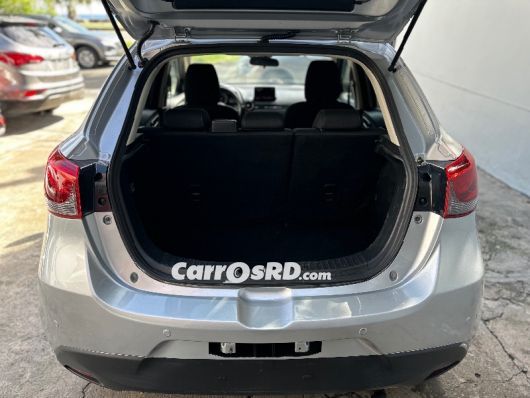 Mazda Demio Carros en venta