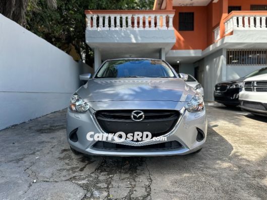 Mazda Demio Carros en venta