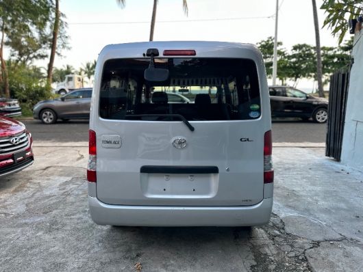 Toyota Town Ace Basico