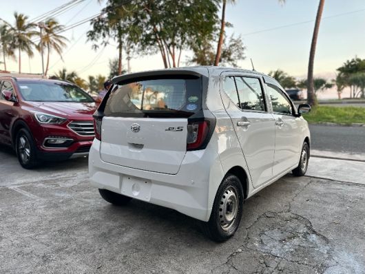 Daihatsu Mira Básico