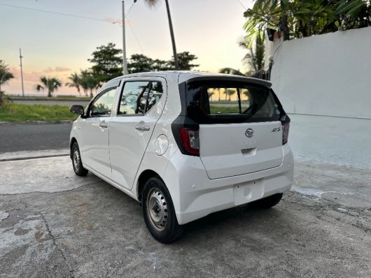 Daihatsu Mira Básico