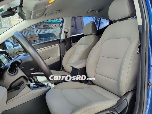 Hyundai Elantra Carros en venta