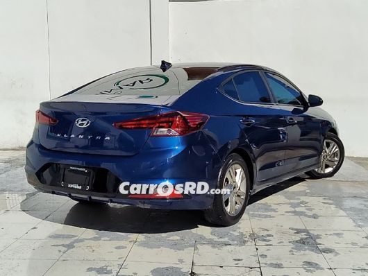 Hyundai Elantra Carros en venta