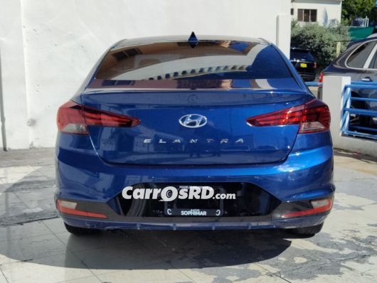 Hyundai Elantra Carros en venta