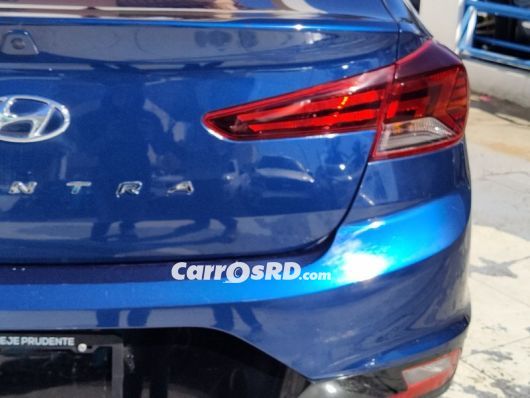 Hyundai Elantra Carros en venta