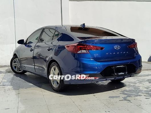 Hyundai Elantra Carros en venta