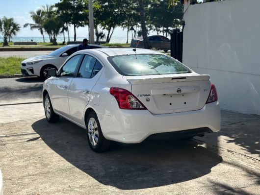 Nissan Versa SV