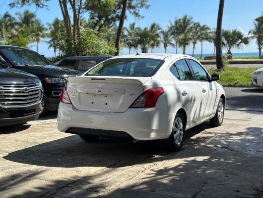 Nissan Versa SV