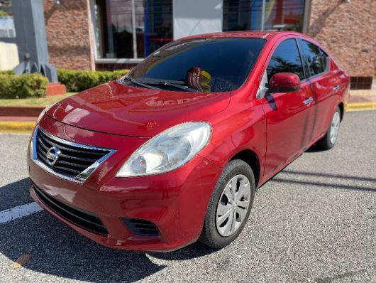 Nissan Versa SV