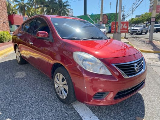 Nissan Versa SV