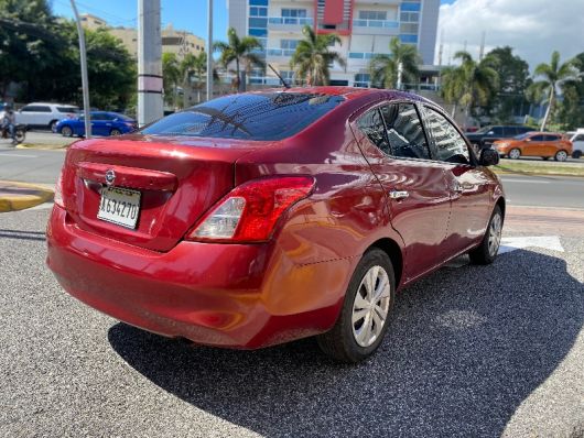 Nissan Versa SV