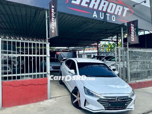 Hyundai Avante Carros en venta