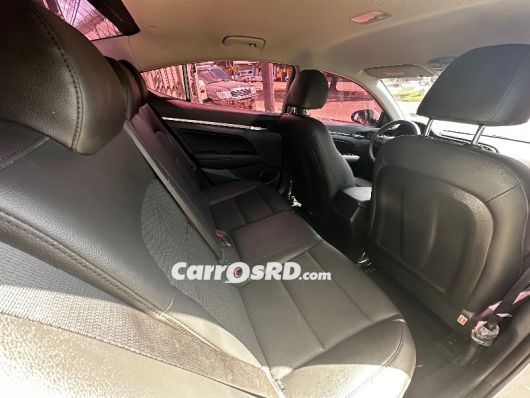 Hyundai Avante Carros en venta