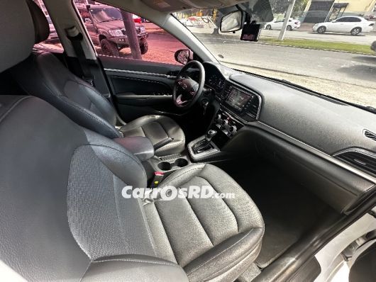 Hyundai Avante Carros en venta