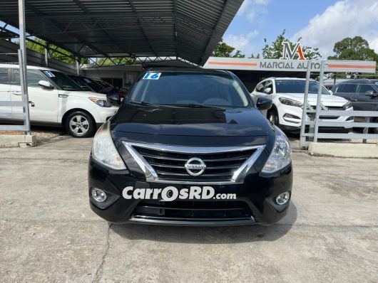 Nissan Versa Jeepeta en venta