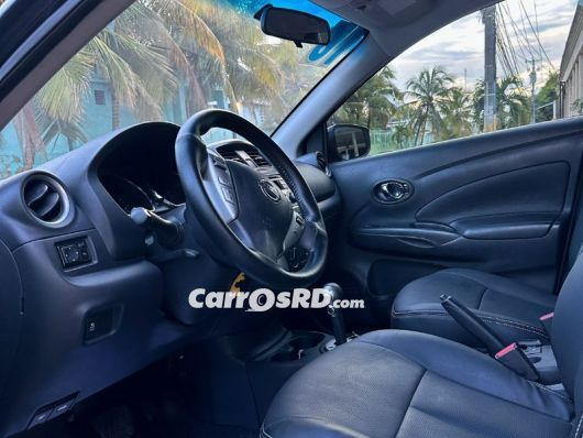 Nissan Versa Jeepeta en venta