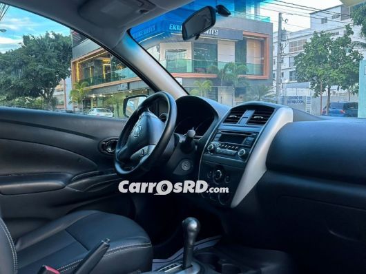 Nissan Versa Jeepeta en venta