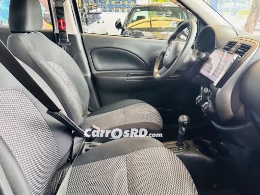 Nissan March Jeepeta en venta