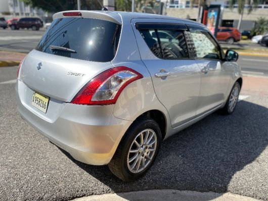 Suzuki Swift Básico