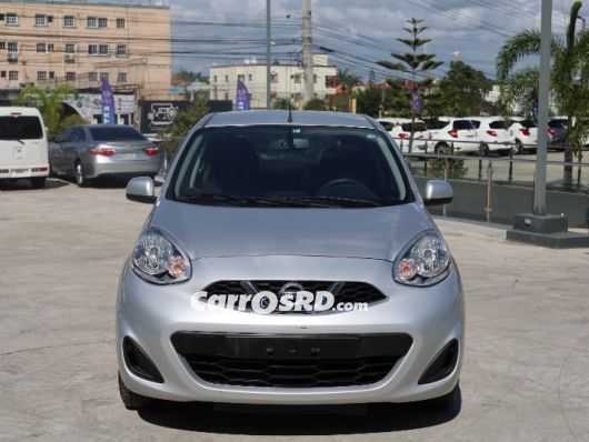 Nissan March Carros en venta