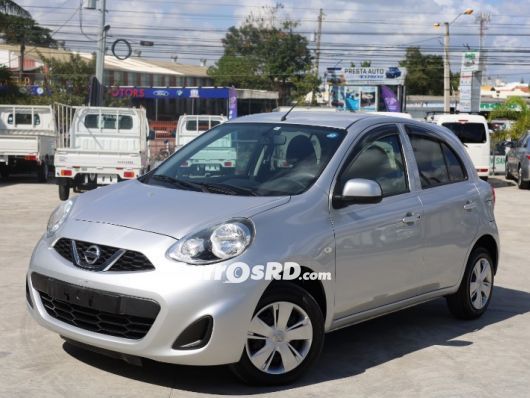 Nissan March Carros en venta