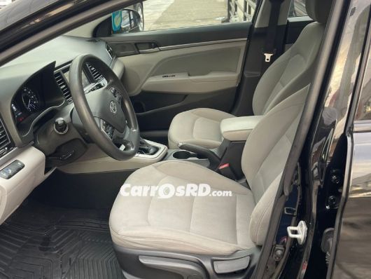 Hyundai Elantra Carros en venta