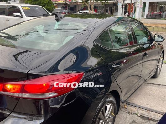 Hyundai Elantra Carros en venta