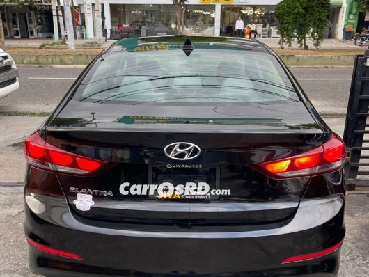 Hyundai Elantra Carros en venta