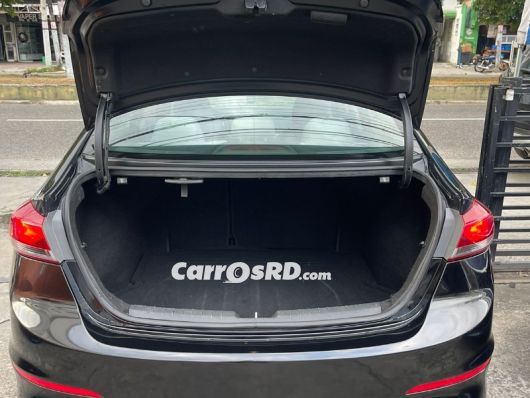 Hyundai Elantra Carros en venta
