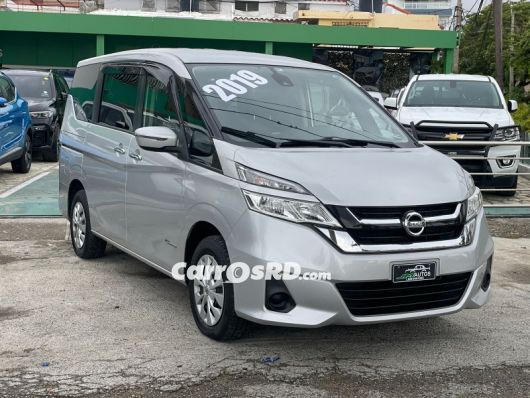 Nissan Serena Minivan en venta