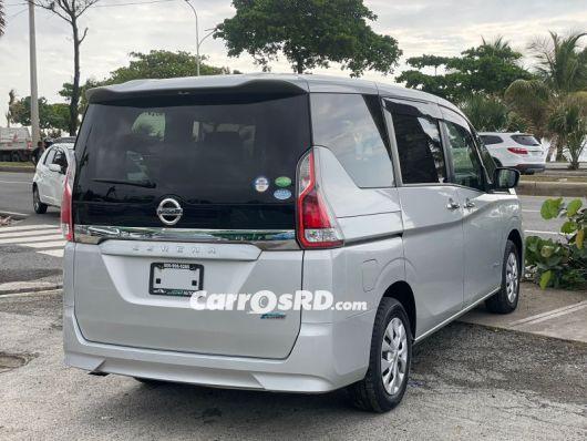 Nissan Serena Minivan en venta
