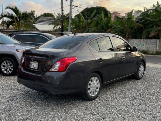 Nissan Versa SL