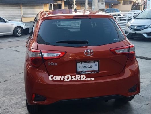 Toyota Vitz Carros en venta