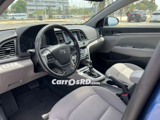 Hyundai Elantra Carros en venta