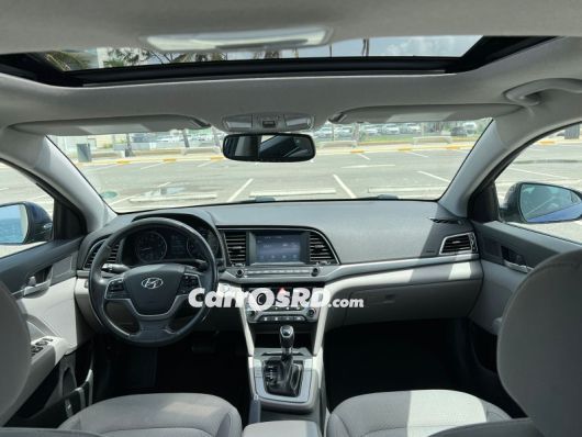 Hyundai Elantra Carros en venta