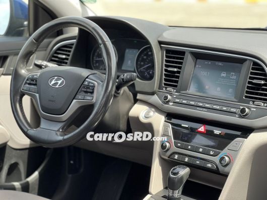 Hyundai Elantra Carros en venta